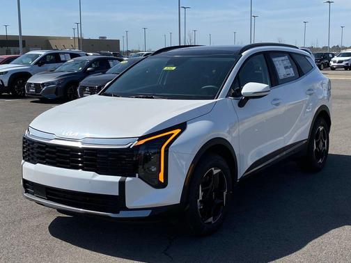 Snow White Pearl 2026 Kia Sportage Hybrid EX