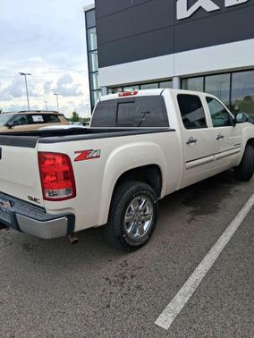 White Diamond Clearcoat 2011 GMC Sierra 1500 SLE