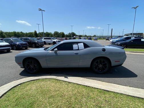 Smoke 2021 Dodge Challenger SXT