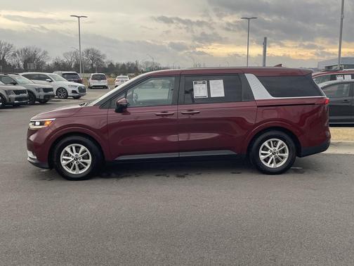 2022 Kia Carnival LXS