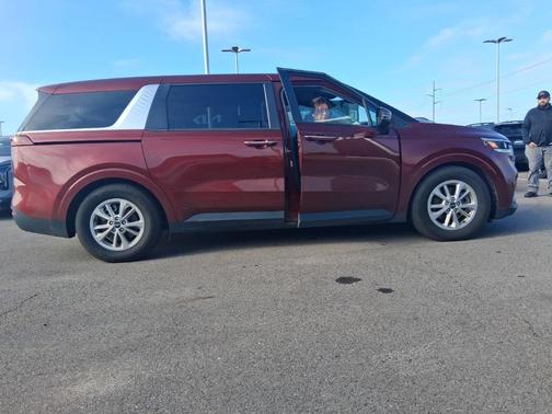 2022 Kia Carnival LXS