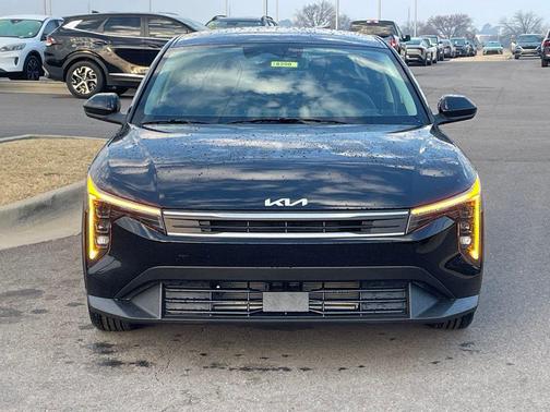 Aurora Black Pearl 2026 Kia K4 LXS