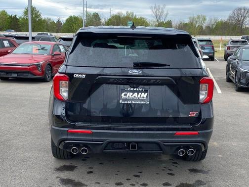 Black Metallic 2022 Ford Explorer ST