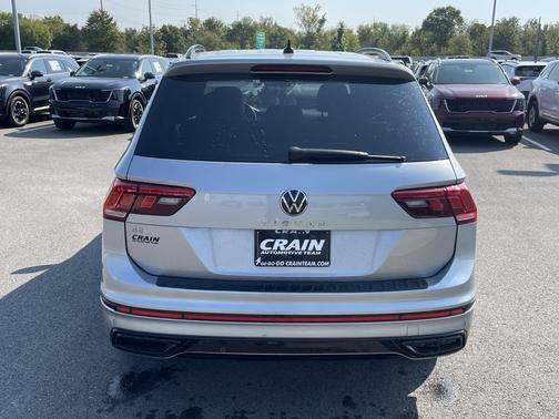 2022 Volkswagen Tiguan 2.0T SE R-Line Black