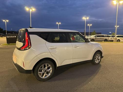 2024 Kia Soul LX