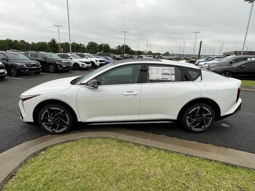 White Pearl 2026 Kia K4 GT-Line