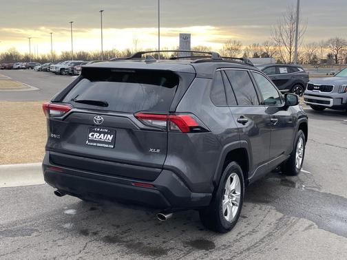 2020 Toyota RAV4 XLE