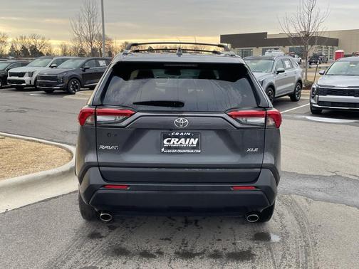 2020 Toyota RAV4 XLE