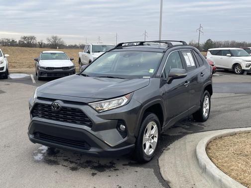 2020 Toyota RAV4 XLE