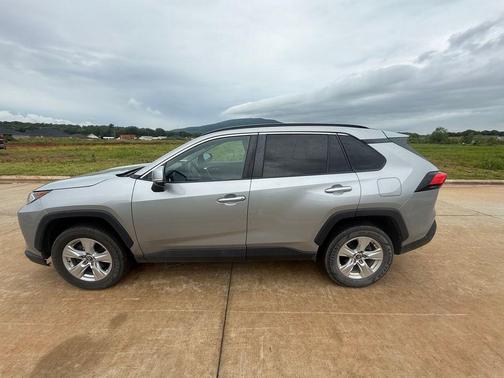 Silver Sky Metallic 2021 Toyota RAV4 XLE