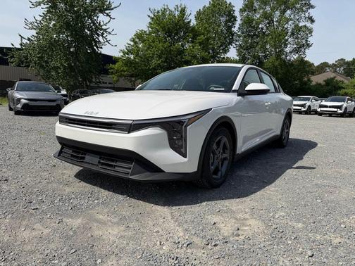 Snow White Pearl 2026 Kia K4 LXS