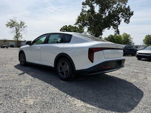 Snow White Pearl 2026 Kia K4 LXS