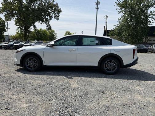 Snow White Pearl 2026 Kia K4 LXS