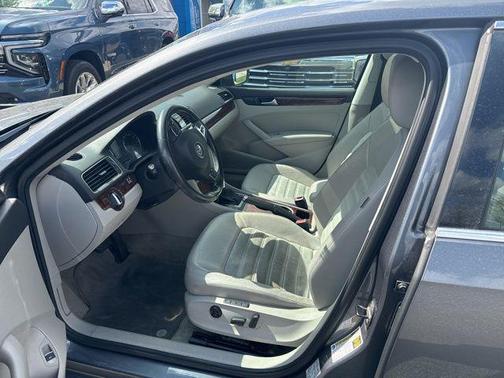 Platinum Gray Metallic 2013 Volkswagen Passat 2.0 TDI SEL Premium