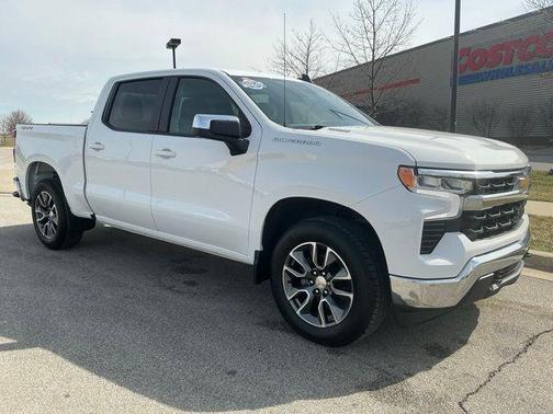 Summit White 2025 Chevrolet Silverado 1500 LT