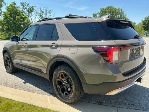 Marsh Gray 2026 Ford Explorer Tremor