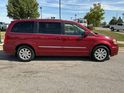 2014 Chrysler Town & Country Touring