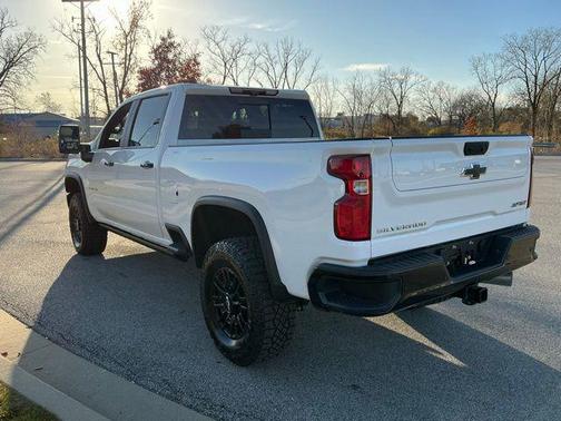 2024 Chevrolet Silverado 2500 4WD Crew Cab Standard Bed ZR2