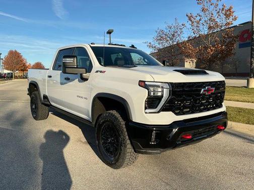 2024 Chevrolet Silverado 2500 4WD Crew Cab Standard Bed ZR2