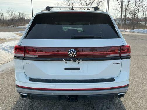 2025 Volkswagen Atlas 2.0T Peak Edition