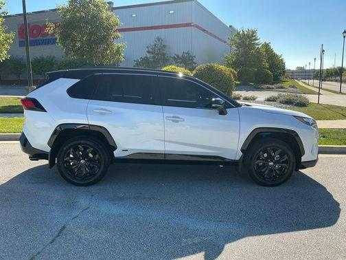 2025 Toyota RAV4 Hybrid SE