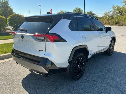 2025 Toyota RAV4 Hybrid SE