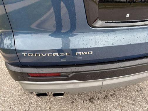 2024 Chevrolet Traverse LT