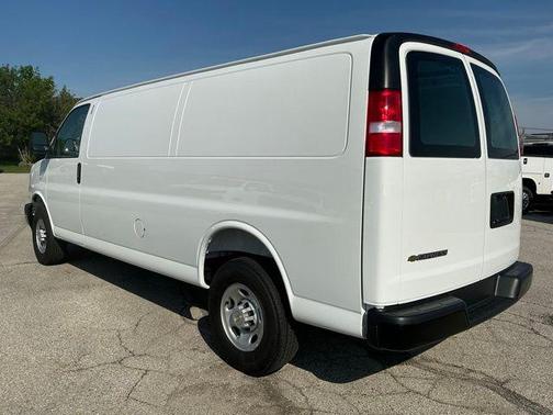 Summit White 2026 Chevrolet Express 3500 3500 Extended Wheelbase, WT, RWD