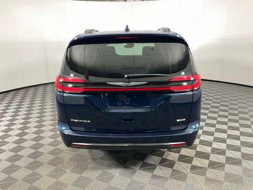 Fathom Blue Pearlcoat 2022 Chrysler Pacifica Touring L