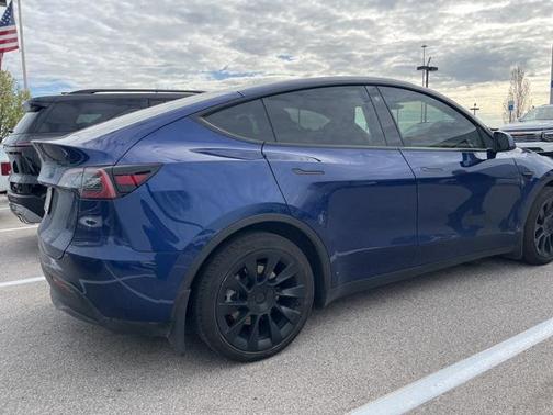 2022 Tesla Model Y Long Range Dual Motor All-Wheel Drive