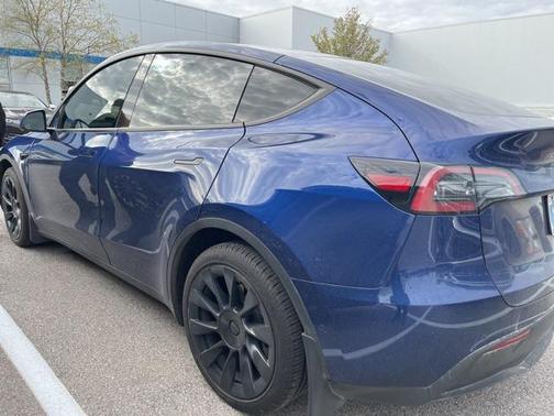 2022 Tesla Model Y Long Range Dual Motor All-Wheel Drive