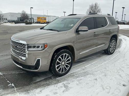 2023 GMC Acadia Denali
