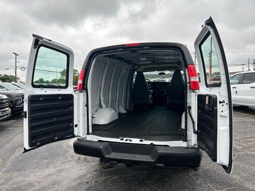 2025 Chevrolet Express 2500 RWD 2500 Regular Wheelbase WT