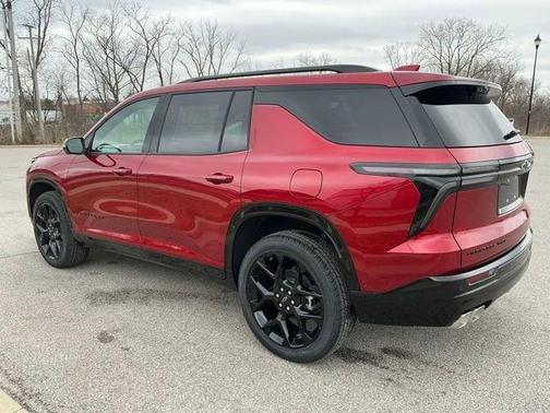 Radiant Red Tintcoat 2026 Chevrolet Traverse RS