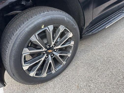 2025 Chevrolet Suburban 4WD High Country