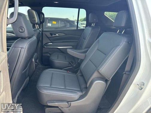 Summit White 2025 Chevrolet Traverse LT