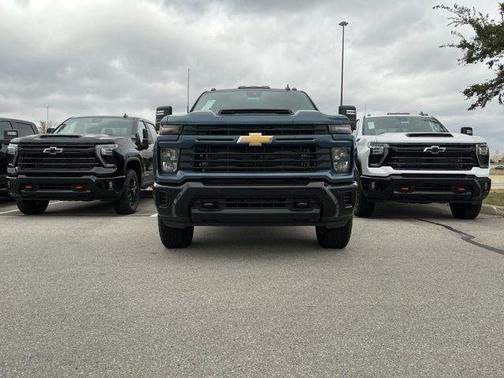 2025 Chevrolet Silverado 2500 Custom