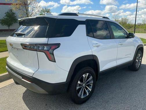 Summit White 2025 Chevrolet Equinox 1LT