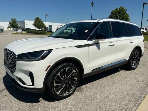 Pristine White Metallic Tri-Coat 2026 Lincoln Aviator Reserve AWD