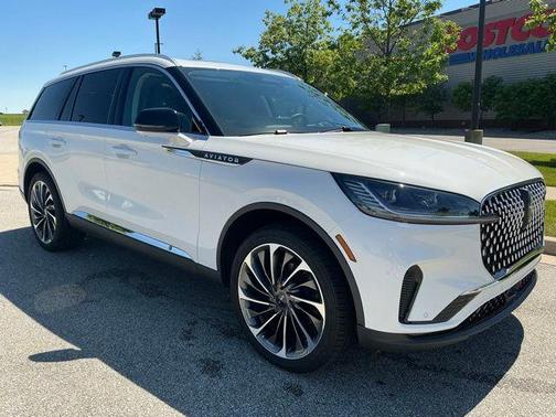 Pristine White Metallic Tri-Coat 2026 Lincoln Aviator Reserve AWD