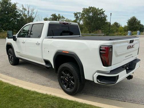 Summit White 2025 GMC Sierra 3500 AT4