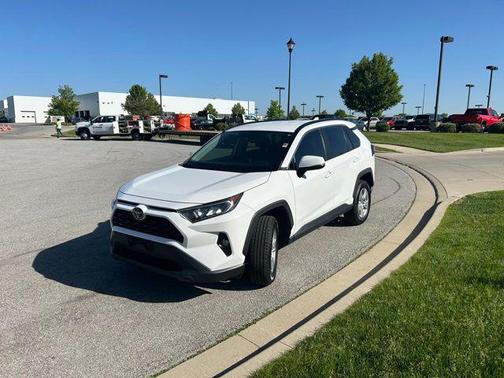 2020 Toyota RAV4 XLE
