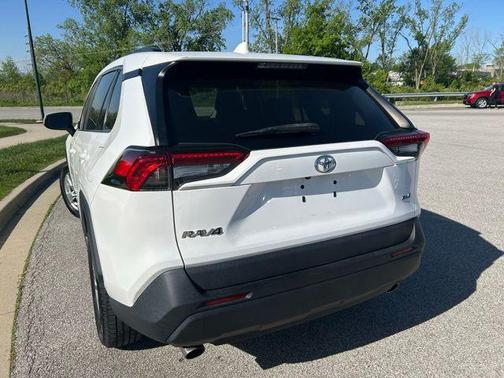 2020 Toyota RAV4 XLE