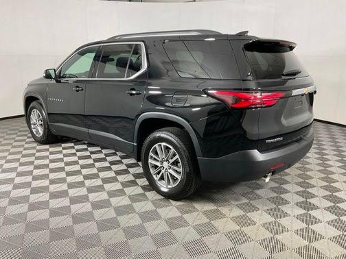 Mosaic Black Metallic 2023 Chevrolet Traverse LT Cloth