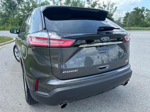 2020 Ford Edge SE
