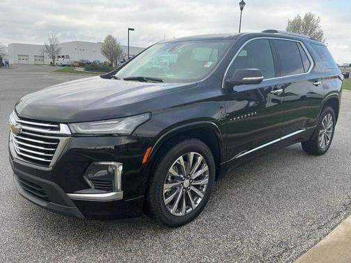 Mosaic Black Metallic 2023 Chevrolet Traverse Premier