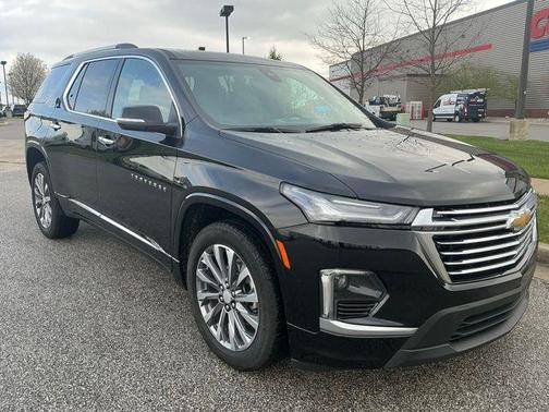Mosaic Black Metallic 2023 Chevrolet Traverse Premier