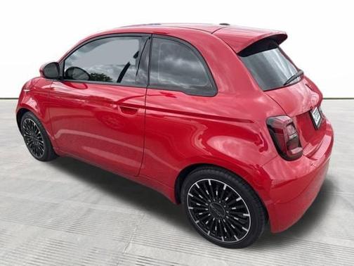Red by (Red) 2024 FIAT 500e INSPI(RED) FWD