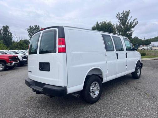 2025 Chevrolet Express 3500 RWD 3500 Regular Wheelbase WT