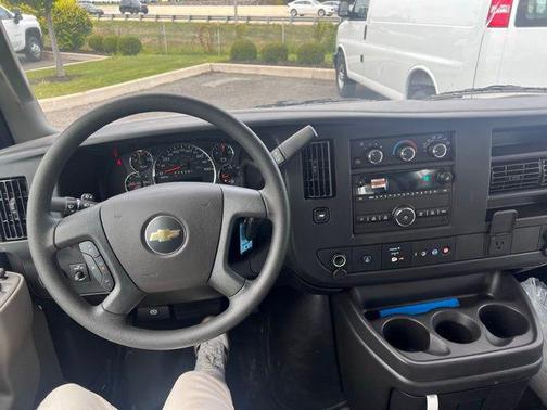 2025 Chevrolet Express 3500 RWD 3500 Regular Wheelbase WT